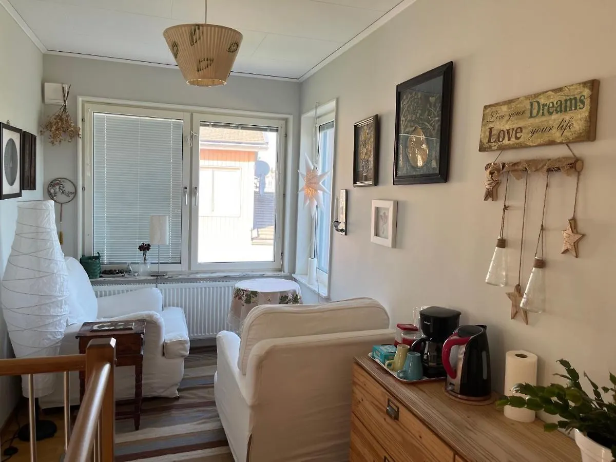 Homestay An Entire Floor In A Beautiful Villa, Close To Arlanda Airport Stockholm
